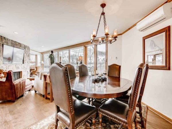 Luxury walk to Lionshead Gondola Penthouse