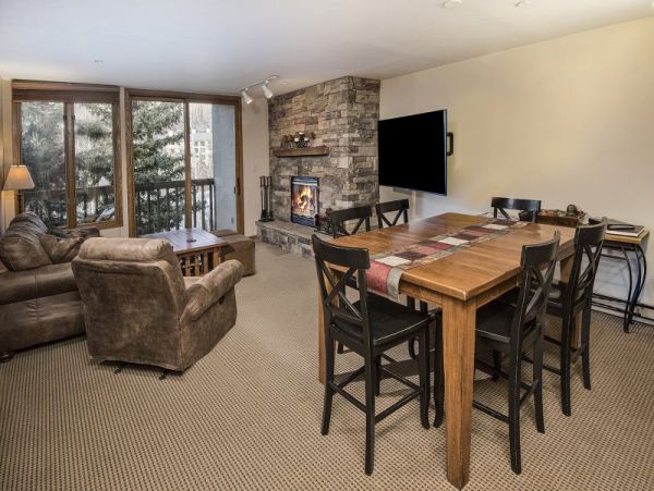Charming 2 Bedroom Condo in Beaver Creek Ski in - Ski out