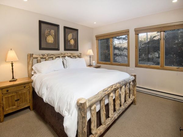 Charming 2 Bedroom Condo in Beaver Creek Ski in - Ski out