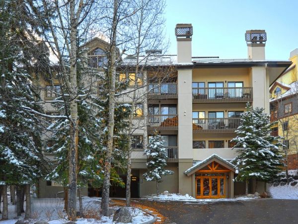 Charming 2 Bedroom Condo in Beaver Creek Ski in - Ski out