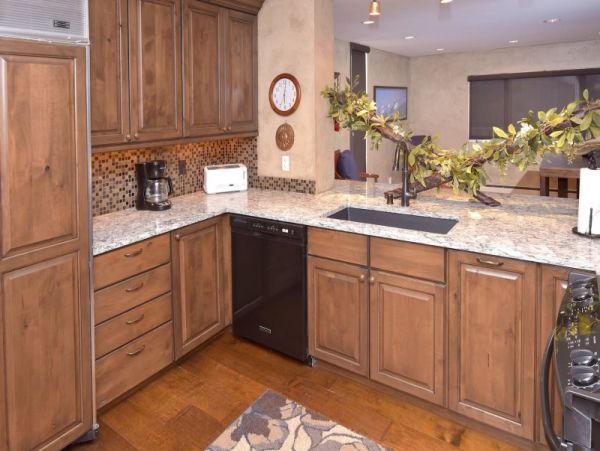 Avon Condo 971093