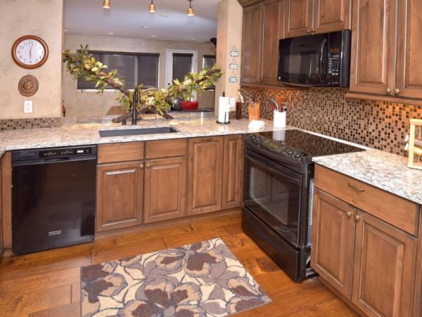 Avon Condo 971093