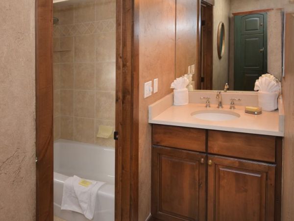 Avon Condo 971093
