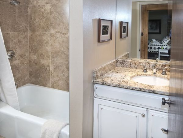 Vail Lionshead Home 971102