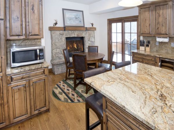 Vail Lionshead Home 971105