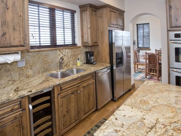 Vail Lionshead Home 971105