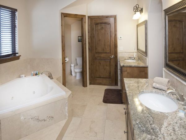 Vail Lionshead Home 971105