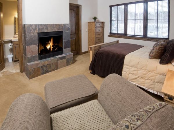 Vail Lionshead Home 971105