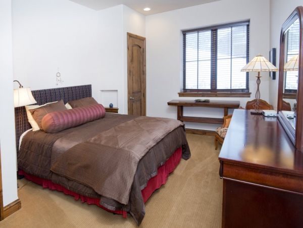 Vail Lionshead Home 971105