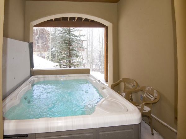 Vail Lionshead Home 971105