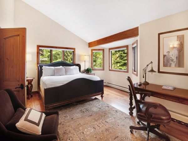 Vail Lionshead Home 971107