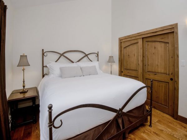Vail Lionshead Home 971107