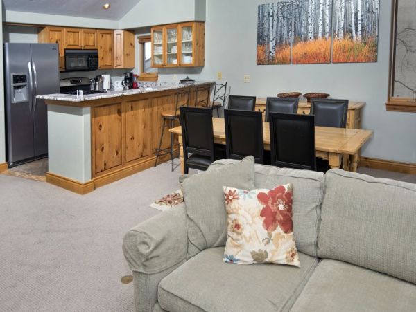 Vail Townhouse Right Near Chairlift 20