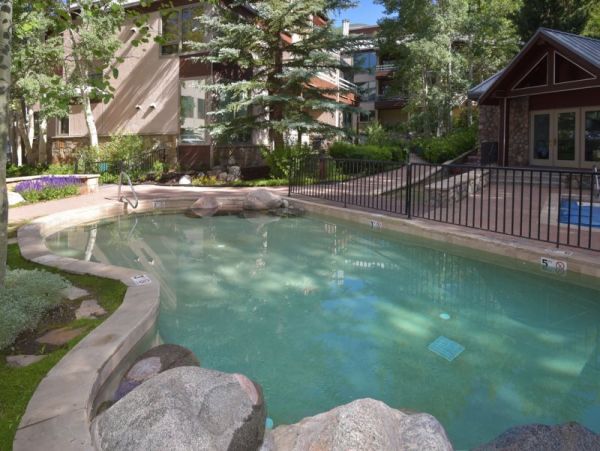 Vail Townhouse Right Near Chairlift 20