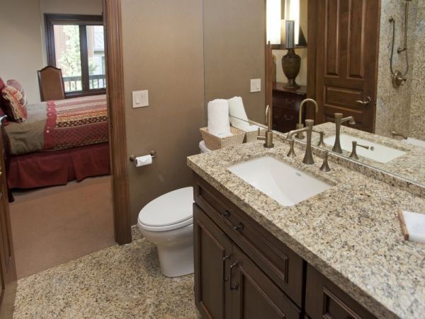 Vail Lionshead Home 971113