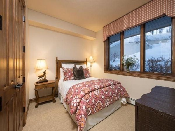 Vail Lionshead Home 971114