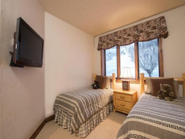 Vail Lionshead Home 971114