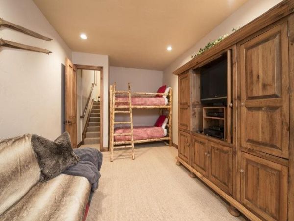 Vail Lionshead Home 971114