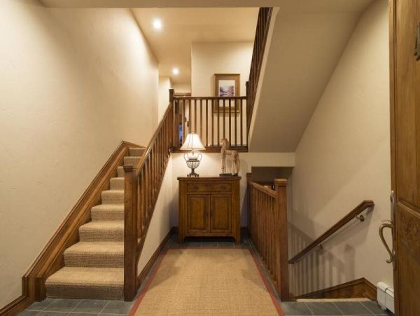 Vail Lionshead Home 971114