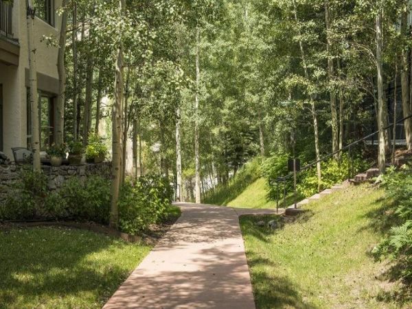 Vail Lionshead Home 971114