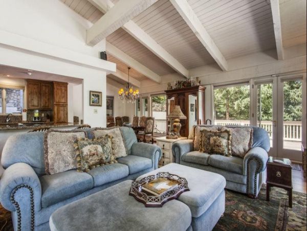 Charming 5 Bedroom Home in Vail with Private Pool & Spa