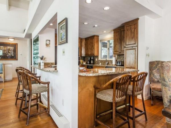 Charming 5 Bedroom Home in Vail with Private Pool & Spa