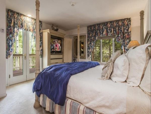 Charming 5 Bedroom Home in Vail with Private Pool & Spa