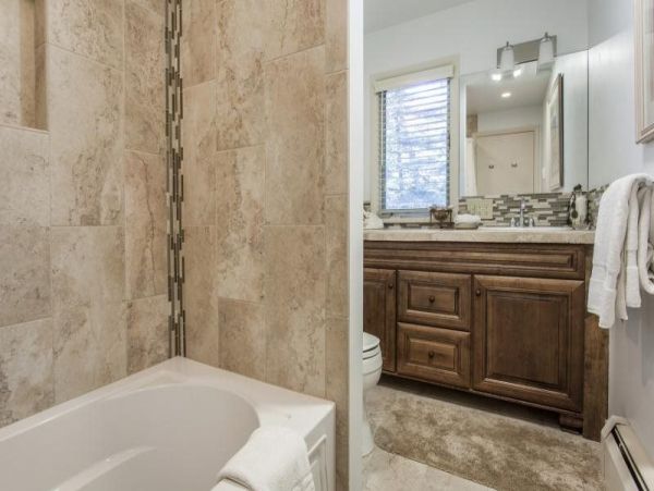 Charming 5 Bedroom Home in Vail with Private Pool & Spa