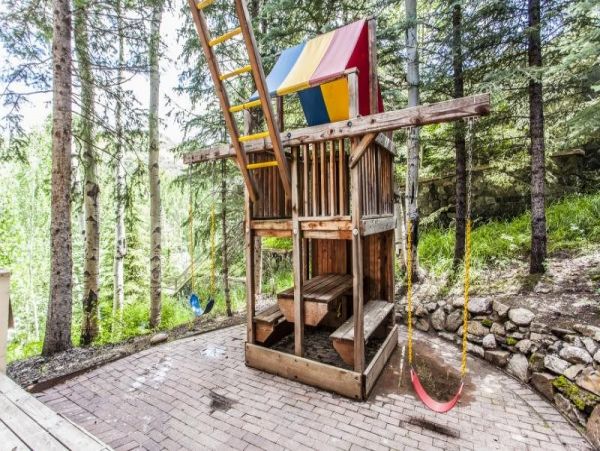 Charming 5 Bedroom Home in Vail with Private Pool & Spa