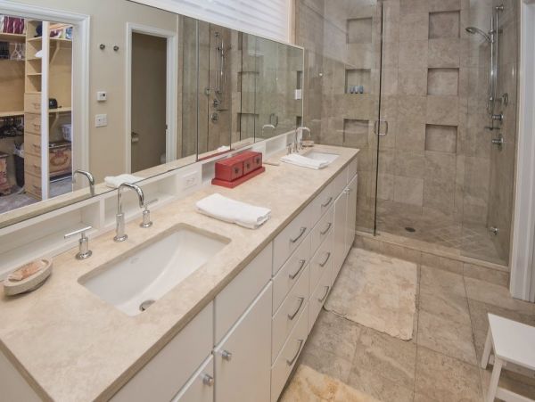 Vail Lionshead Home 971118