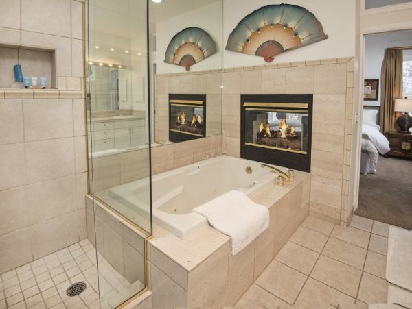 Vail Lionshead Home 971118