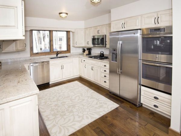 Vail Lionshead Home 971119