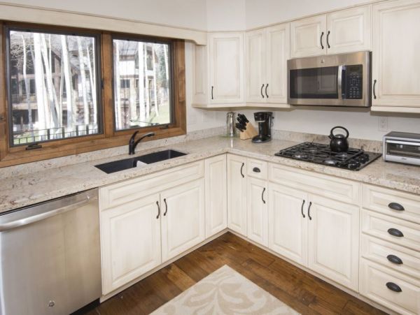 Vail Lionshead Home 971119