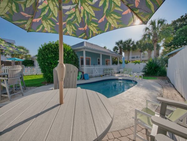 Destin Vacation Home Four Bedroom Walk to Beach