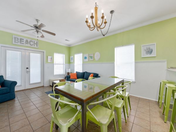 Destin Vacation Home Four Bedroom Walk to Beach
