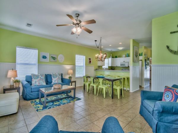 Destin Vacation Home Four Bedroom Walk to Beach