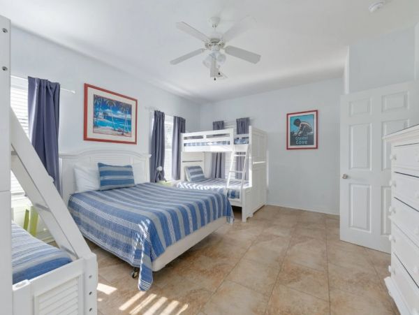 Destin Vacation Home Four Bedroom Walk to Beach