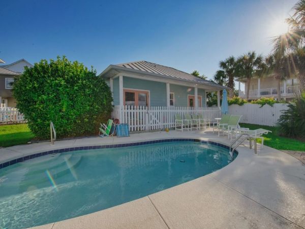 Destin Vacation Home Four Bedroom Walk to Beach