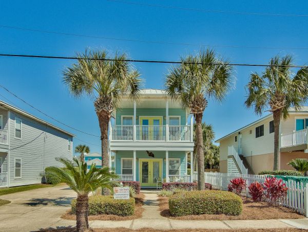 Destin Vacation Home Four Bedroom Walk to Beach