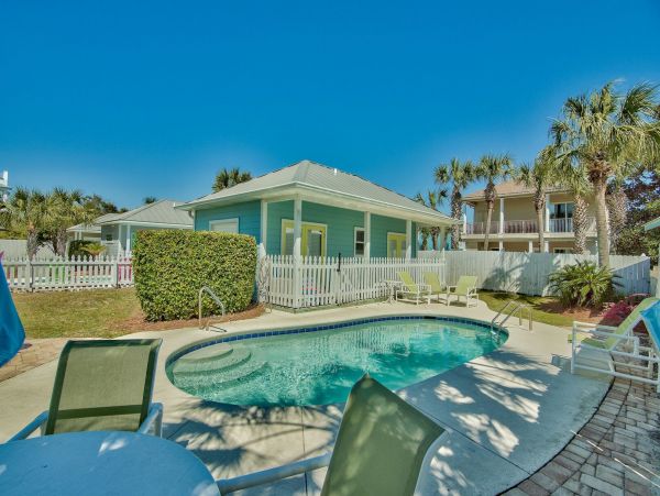 Destin Vacation Home Four Bedroom Walk to Beach