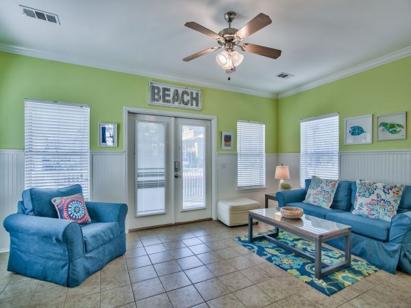 Destin Vacation Home Four Bedroom Walk to Beach