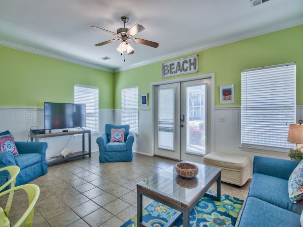 Destin Vacation Home Four Bedroom Walk to Beach
