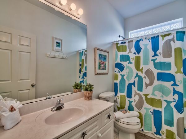 Destin Vacation Home Four Bedroom Walk to Beach