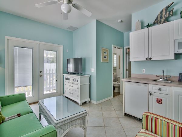 Destin Vacation Home Four Bedroom Walk to Beach
