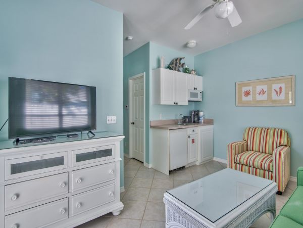 Destin Vacation Home Four Bedroom Walk to Beach