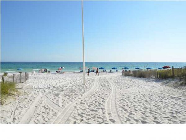 Destin Vacation Home Four Bedroom Walk to Beach