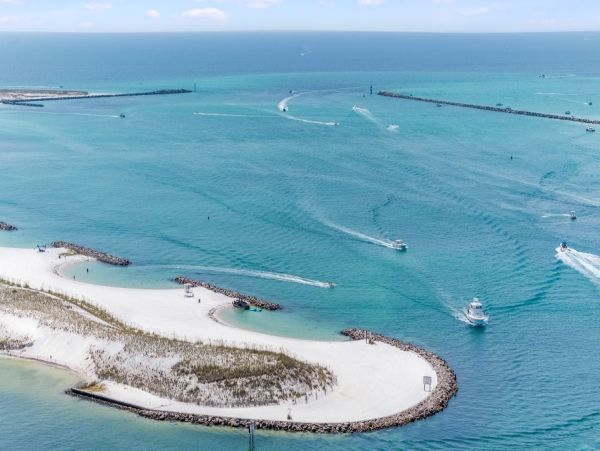 Beautiful Four Bedroom Walk to Beach Vacation Home in Destin