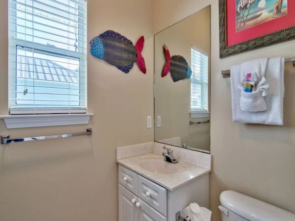 Beautiful Four Bedroom Walk to Beach Vacation Home in Destin