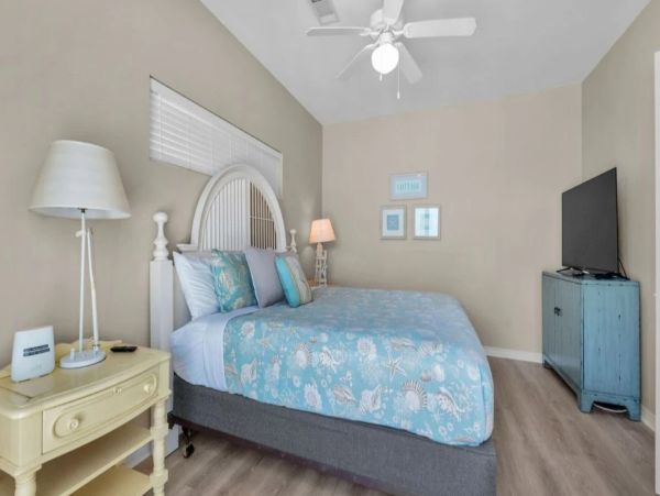 Beautiful Four Bedroom Walk to Beach Vacation Home in Destin