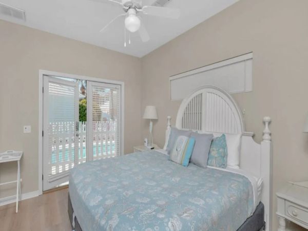 Beautiful Four Bedroom Walk to Beach Vacation Home in Destin